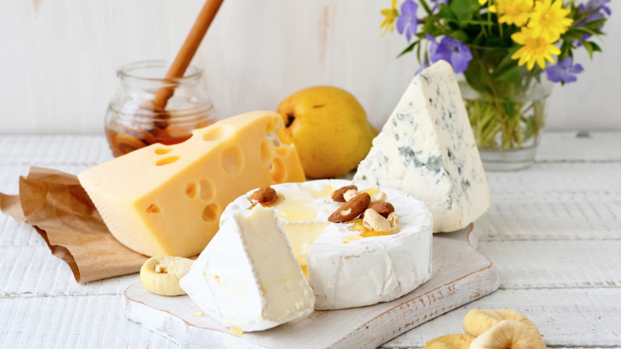 মাত্র ১০০ টাকায়, বাড়িতেই বানিয়ে ফেলুন সুস্বাদু মোজারেলা চিজ