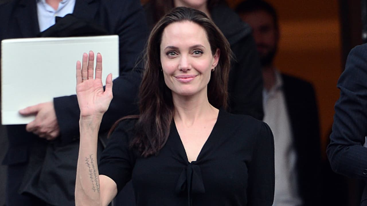 കൊവിഡ്: പാവപ്പെട്ട കുട്ടികളുടെ വിശപ്പകറ്റാന് ഏഴരക്കോടി രൂപ നല്കി ആഞ്ജലീന ജോളി കൊവിഡ്: പാവപ്പെട്ട കുട്ടികളുടെ വിശപ്പകറ്റാന് ഏഴരക്കോടി രൂപ നല്കി ആഞ്ജലീന ജോളി