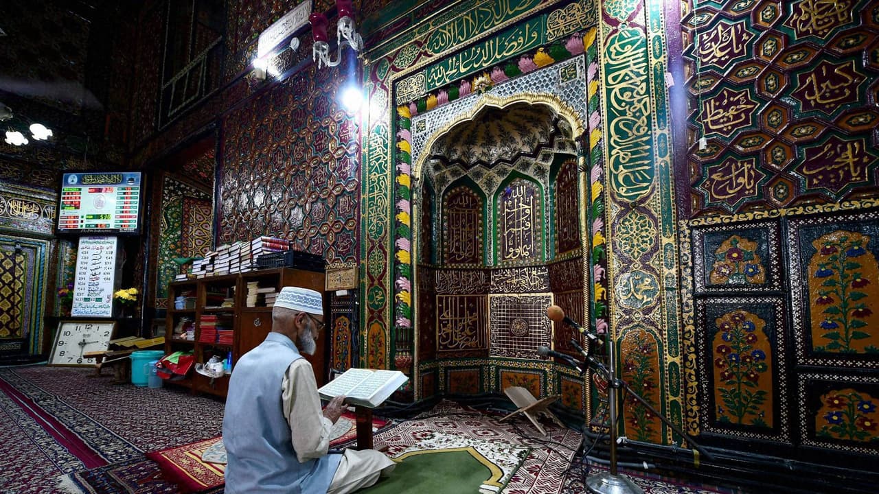 Muslims to begin Ramadan fast on May 7 in Karnataka Muslims to begin Ramadan fast on May 7 in Karnataka