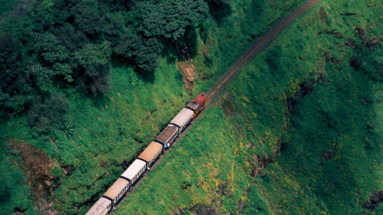 ಮಹಾರಾಷ್ಟ್ರದ ಈ ಸ್ಥಳದಲ್ಲಿ ಯಾರೂ ಹಾರ್ನ್ ಮಾಡೋ ಹಾಗಿಲ್ಲ, ಕಾರಣವಿದು.. ಮಹಾರಾಷ್ಟ್ರದ ಈ ಸ್ಥಳದಲ್ಲಿ ಯಾರೂ ಹಾರ್ನ್ ಮಾಡೋ ಹಾಗಿಲ್ಲ, ಕಾರಣವಿದು..