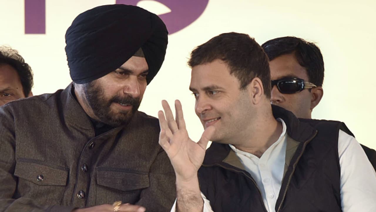 हार के बाद पंजाब में सुस्त पड़ी कांग्रेस : अब तक नहीं बना पाई नेता प्रतिपक्ष, PCC चीफ का नाम भी ठंडे बस्ते में हार के बाद पंजाब में सुस्त पड़ी कांग्रेस : अब तक नहीं बना पाई नेता प्रतिपक्ष, PCC चीफ का नाम भी ठंडे बस्ते में