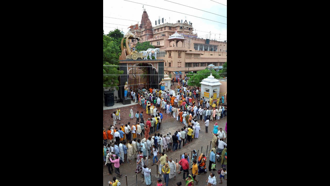 ರಾಮ ಆಯ್ತು ಈಗ ಕೃಷ್ಣ ಜನ್ಮಭೂಮಿ ವಿವಾದ ಆರಂಭ..! ರಾಮ ಆಯ್ತು ಈಗ ಕೃಷ್ಣ ಜನ್ಮಭೂಮಿ ವಿವಾದ ಆರಂಭ..!
