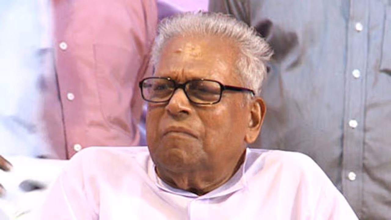 കുന്നത്ത്നാട് വയല് നികത്തല് വിവാദത്തില് സര്ക്കാറിനെ കൊട്ടി വിഎസ് കുന്നത്ത്നാട് വയല് നികത്തല് വിവാദത്തില് സര്ക്കാറിനെ കൊട്ടി വിഎസ്