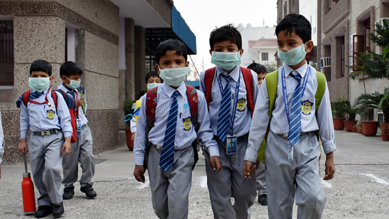 Delhi braces for worst air pollution; government asks to take precautionary measures