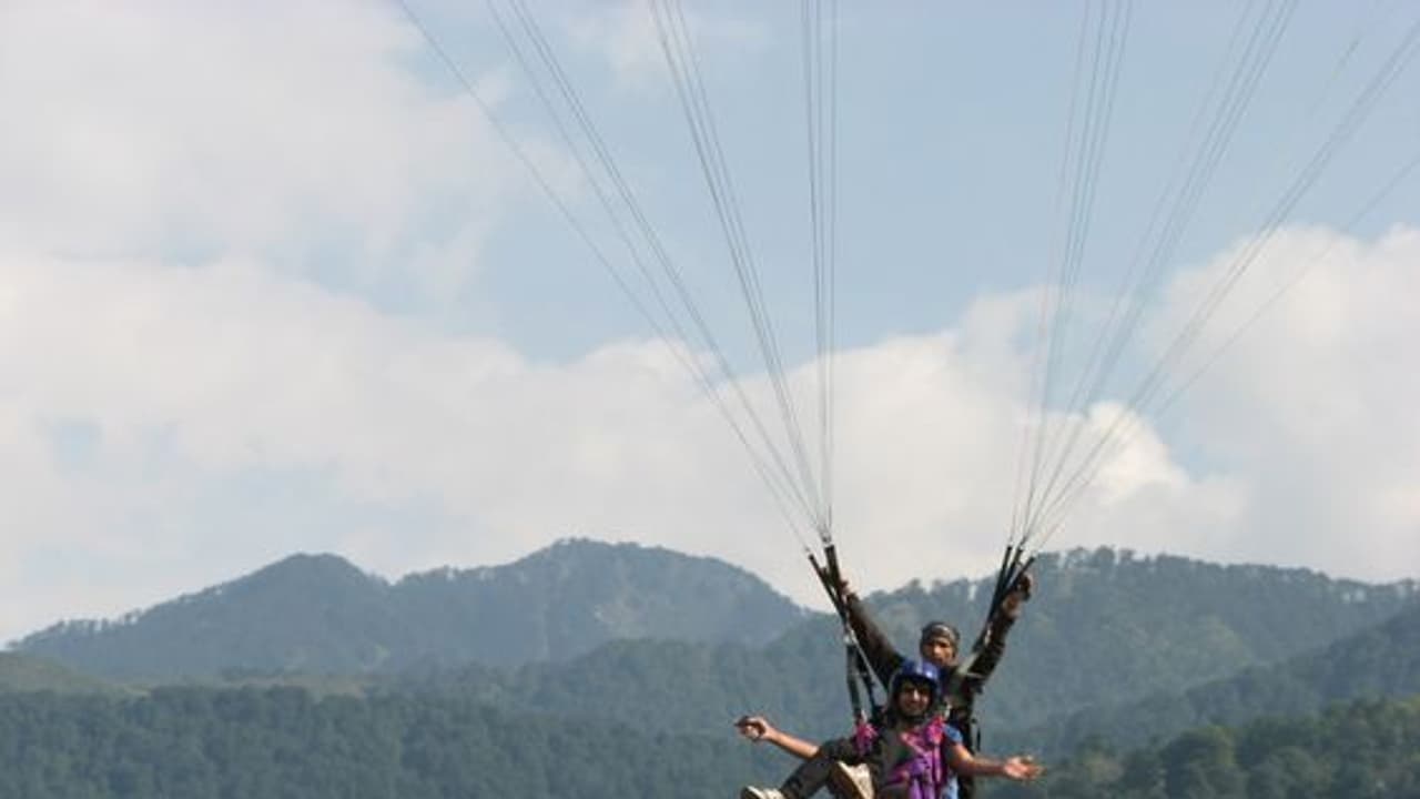 గాల్లో ప్రాణాలు: పారాచూట్ ఓపెన్ కాక విజయనగరానికి చెందిన నేవీ ఉద్యోగి మృతి గాల్లో ప్రాణాలు: పారాచూట్ ఓపెన్ కాక విజయనగరానికి చెందిన నేవీ ఉద్యోగి మృతి