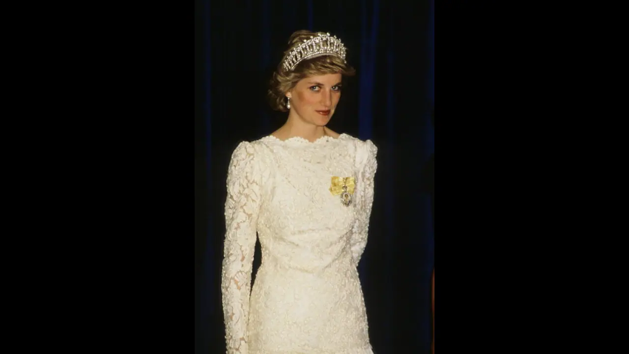 Did you know Princess Diana hid message for her husband Prince Charles in her wedding shoe? Did you know Princess Diana hid message for her husband Prince Charles in her wedding shoe?