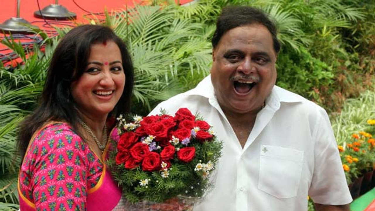 ಅಂಬಿ ಮೊಬೈಲ್‌ನಲ್ಲಿ ದೇವತೆ: ಕರೆ ಬಂದ್ರೆ ಎಲ್ಲವಕ್ಕೂ ಚಕ್ಕರ್!