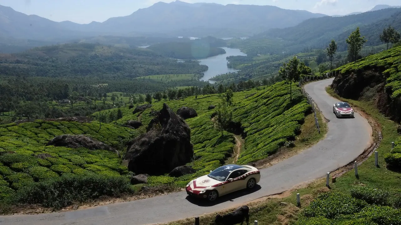 ನೈಸರ್ಗಿಕ ಕರೆಗಾಗಿ ಕಾರಿನಿಂದಿಳಿದ ಹೆಂಡ್ತಿಯನ್ನೇ ಬಿಟ್ಟು ಹೋದ ಗಂಡ..! ನೈಸರ್ಗಿಕ ಕರೆಗಾಗಿ ಕಾರಿನಿಂದಿಳಿದ ಹೆಂಡ್ತಿಯನ್ನೇ ಬಿಟ್ಟು ಹೋದ ಗಂಡ..!