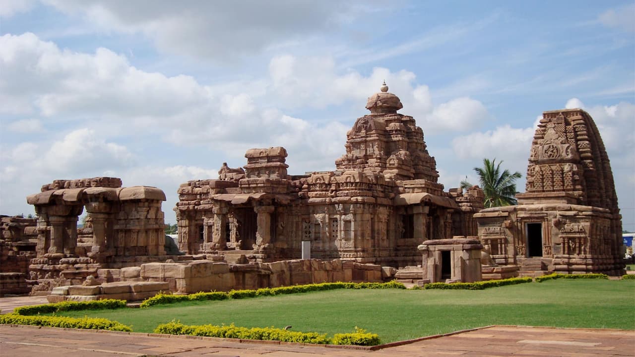 ಚಿಗುರಿದ ಪ್ರವಾಸೋದ್ಯಮ: ಪ್ರವಾಸಿ ತಾಣಗಳು, ತೀರ್ಥ ಕ್ಷೇತ್ರಗಳಿಗೆ ಜನರ ಭೇಟಿ ಹೆಚ್ಚಳ!