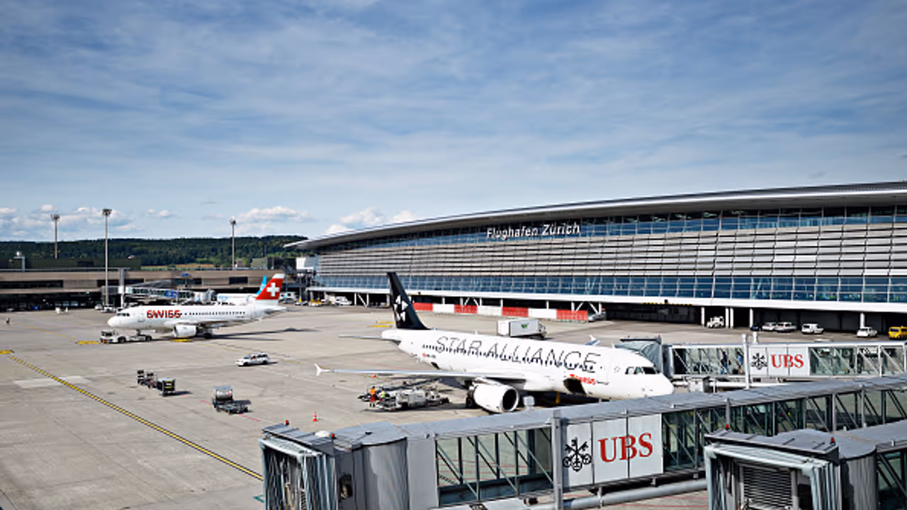 ലോകത്തിലെ ഏറ്റവും മികച്ച വിമാനത്താവളം എന്ന കിരീടം സിംഗപ്പൂരിന് നഷ്ടമായി; ഇനി ഒന്നാം സ്ഥാനത്ത് ഈ എയർപോർട്ട് ലോകത്തിലെ ഏറ്റവും മികച്ച വിമാനത്താവളം എന്ന കിരീടം സിംഗപ്പൂരിന് നഷ്ടമായി; ഇനി ഒന്നാം സ്ഥാനത്ത് ഈ എയർപോർട്ട്