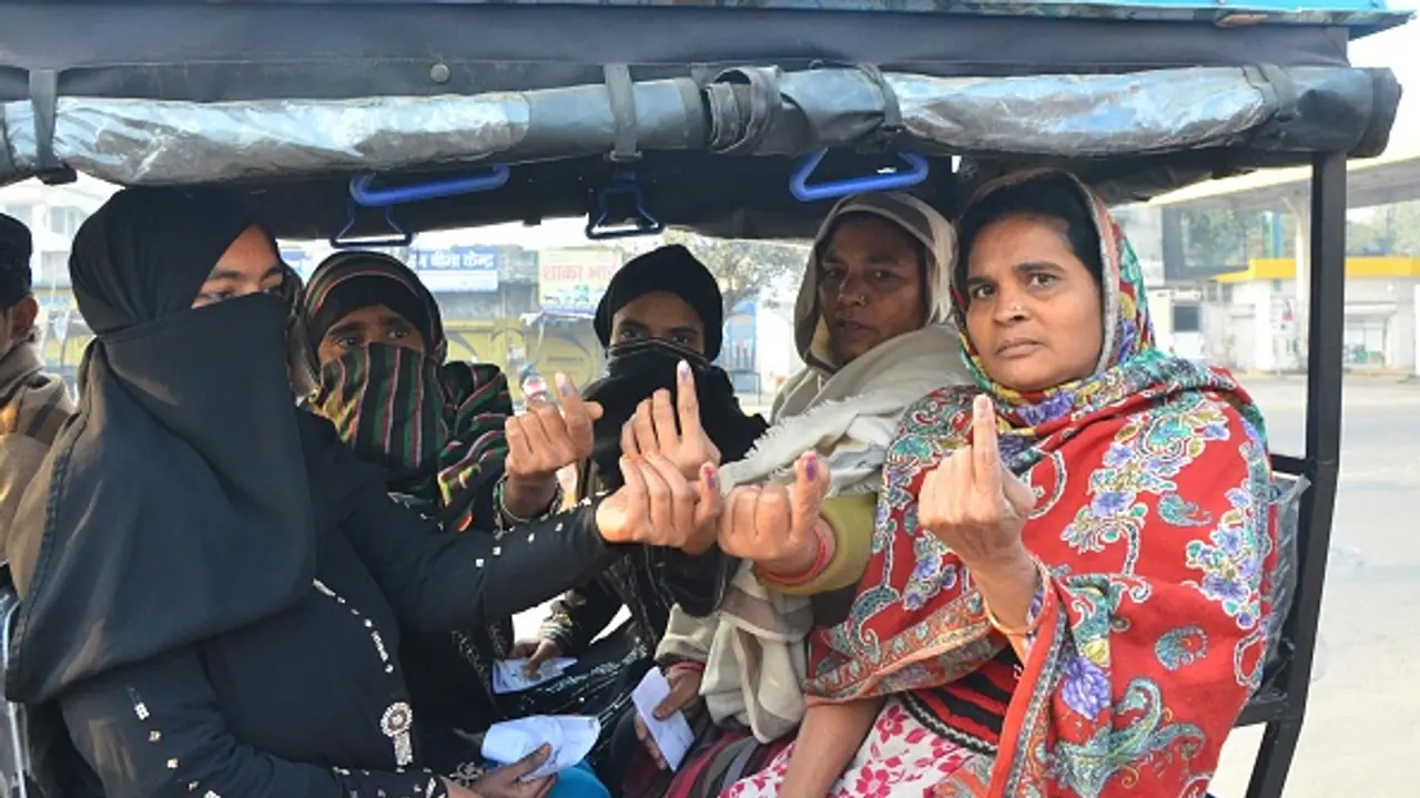 ఆ ఐదు రాష్ట్రాల్లో మహిళలపైనే రాజకీయ పార్టీల నజర్ ఎందుకు? ఆ ఐదు రాష్ట్రాల్లో మహిళలపైనే రాజకీయ పార్టీల నజర్ ఎందుకు?