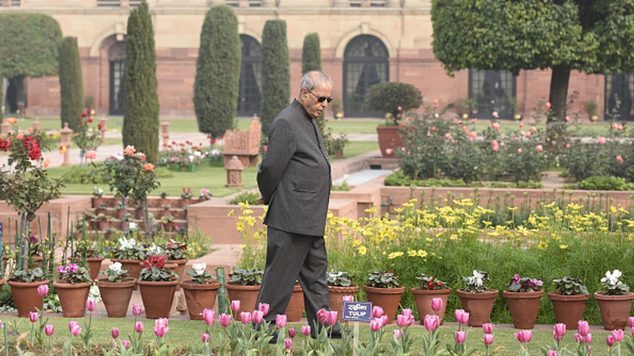 পড়াশোনা বেশি করায় প্রধানমন্ত্রী হতে পারবেন না প্রণব, কেন এমন কথা বলেছিলেন মনমোহন