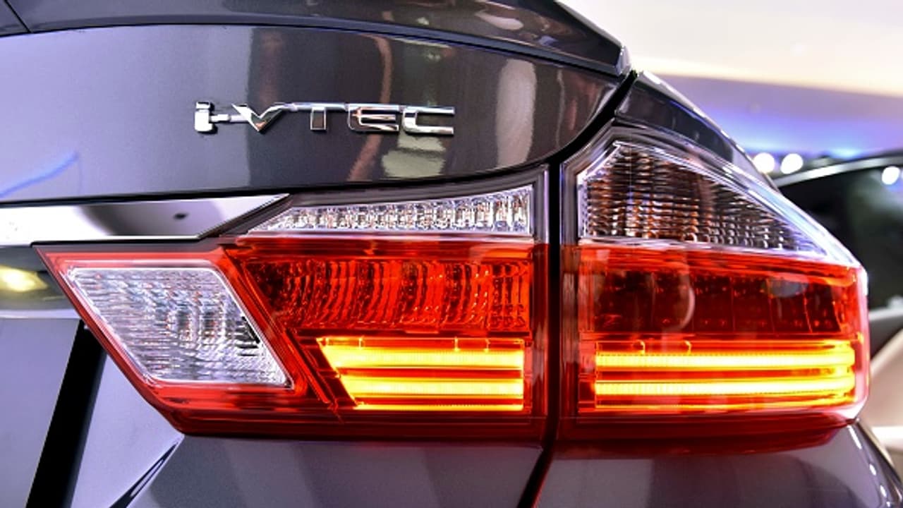 പരീക്ഷണയോട്ടത്തിനിടെ ക്യാമറയില് കുടുങ്ങി പുത്തന് ഹോണ്ട സിറ്റി പരീക്ഷണയോട്ടത്തിനിടെ ക്യാമറയില് കുടുങ്ങി പുത്തന് ഹോണ്ട സിറ്റി