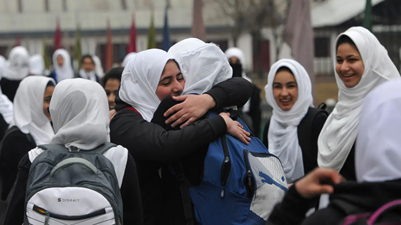 খুলল হাইস্কুল, কিন্তু ছাত্র ছাত্রী কই! উপত্যকার রন্ধ্রে রন্ধ্রে অবিশ্বাস