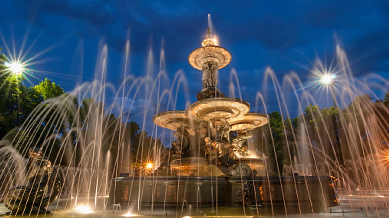 எதிர்மறை நீங்கிப்வாழ்க்கையில் முன்னேற்றம் அடைய நினைக்கிறீர்களா? வீட்டின் இந்த திசையில் நீரூற்று வையுங்கள்...!! எதிர்மறை நீங்கிப்வாழ்க்கையில் முன்னேற்றம் அடைய நினைக்கிறீர்களா? வீட்டின் இந்த திசையில் நீரூற்று வையுங்கள்...!!