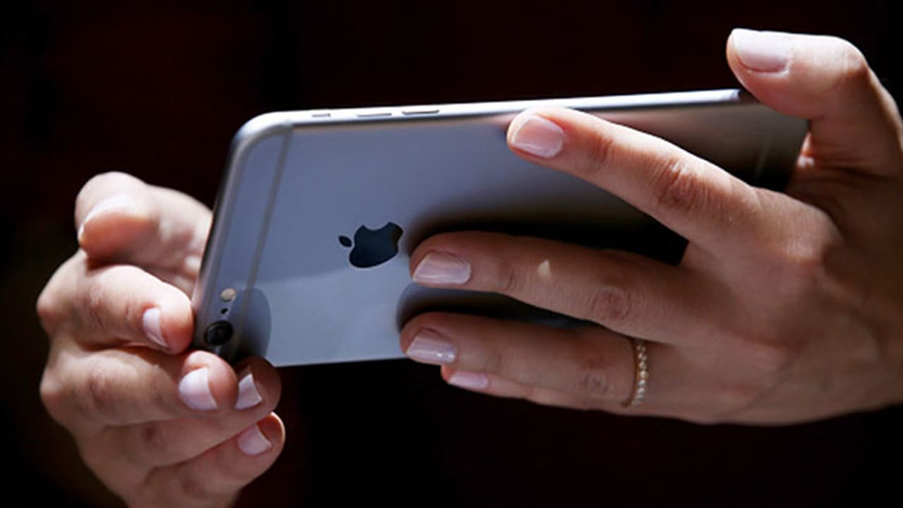 ಇಂಡಿಯನ್ ಆ್ಯಪಲ್ ಮಾರುಕಟ್ಟೆಗೆ ಬರುತ್ತಿದೆ; ಬೆಲೆಯೂ ಪಾಕೆಟ್ ಫ್ರೆಂಡ್ಲಿ! ಇಂಡಿಯನ್ ಆ್ಯಪಲ್ ಮಾರುಕಟ್ಟೆಗೆ ಬರುತ್ತಿದೆ; ಬೆಲೆಯೂ ಪಾಕೆಟ್ ಫ್ರೆಂಡ್ಲಿ!