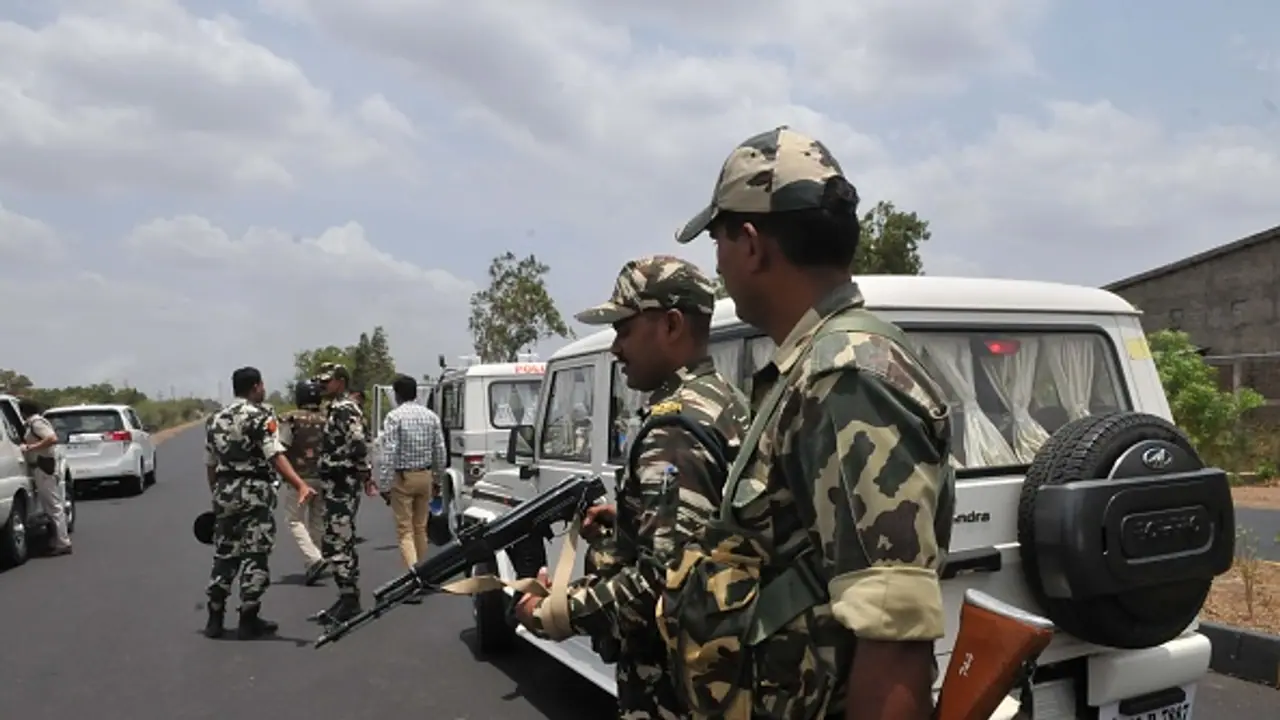 జార్షండ్లో విషాదం, పరస్పరం కాల్చులు: ఇద్దరు పోలీసుల మృతి జార్షండ్లో విషాదం, పరస్పరం కాల్చులు: ఇద్దరు పోలీసుల మృతి