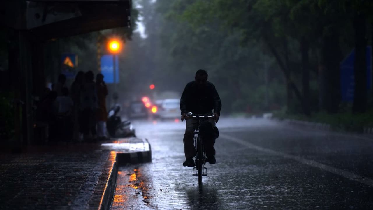 No respite from heatwaves as monsoon is delayed: IMD No respite from heatwaves as monsoon is delayed: IMD