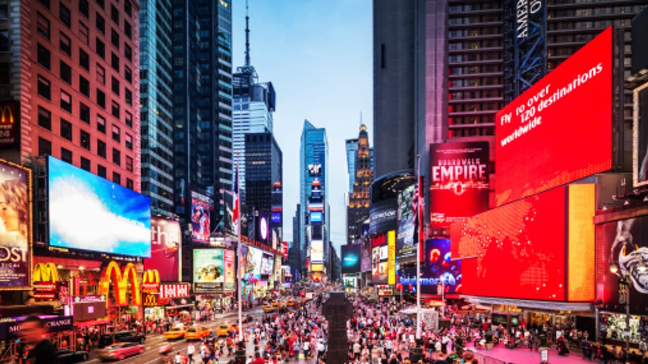 Most Expensive Cities: உலகில் வாழ்வதற்கு மிகக் ‘காஸ்ட்லி’யான 10 நகரங்கள் என்ன? இந்திய நகரம் இருக்கா?