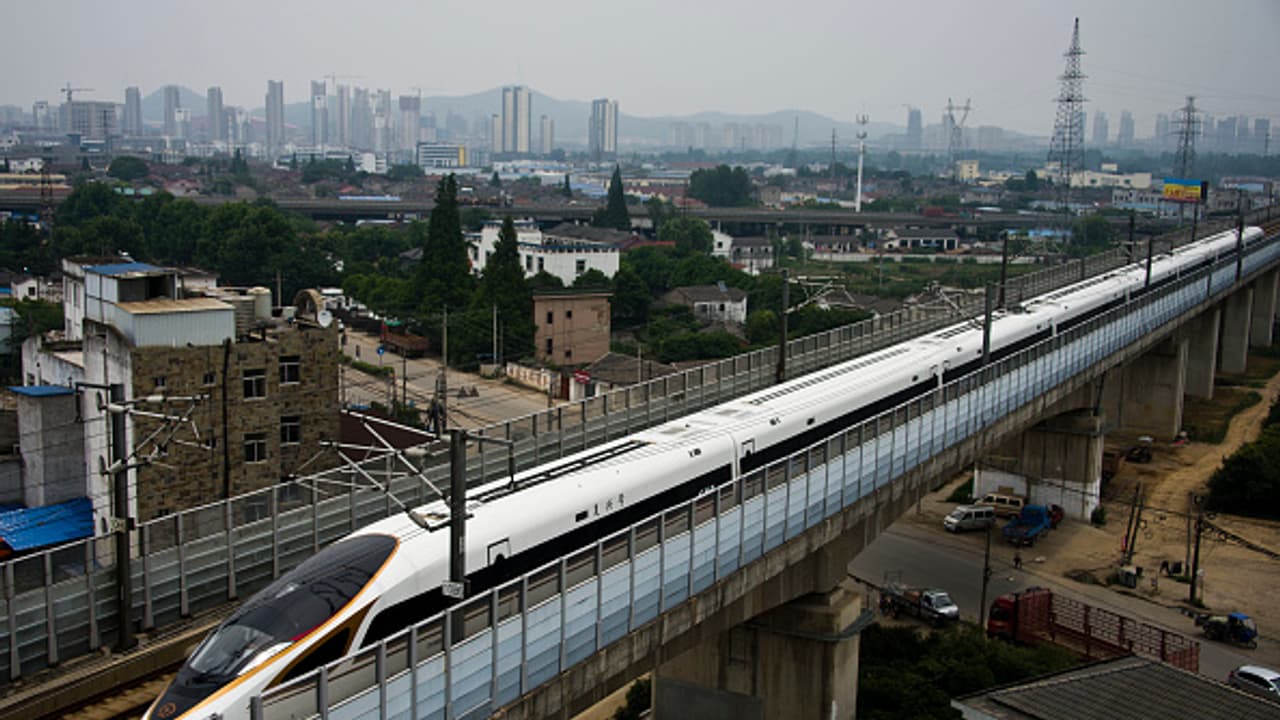 ಸೆಪ್ಟೆಂಬರ್ನಲ್ಲಿ ಟ್ರೈನ್ 18 ಹೈಸ್ಪೀಡ್ ರೈಲಿನ ಪರಿಕ್ಷಾರ್ಥ ಸಂಚಾರ ಸೆಪ್ಟೆಂಬರ್ನಲ್ಲಿ ಟ್ರೈನ್ 18 ಹೈಸ್ಪೀಡ್ ರೈಲಿನ ಪರಿಕ್ಷಾರ್ಥ ಸಂಚಾರ