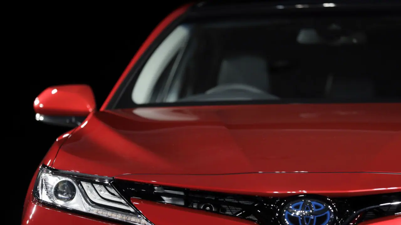 മുറ്റങ്ങളിലേക്ക് പുതിയൊരുവൻ, ആരെന്നതില് അവ്യക്തത, ഇന്നോവ മുതലാളിയുടെ മനസിലെന്ത്?! മുറ്റങ്ങളിലേക്ക് പുതിയൊരുവൻ, ആരെന്നതില് അവ്യക്തത, ഇന്നോവ മുതലാളിയുടെ മനസിലെന്ത്?!