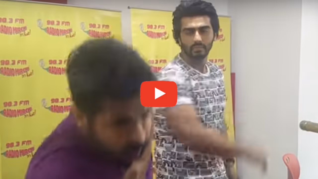 RJ చెంప పగలగొట్టిన అర్జున్ కపూర్ (వీడియో)