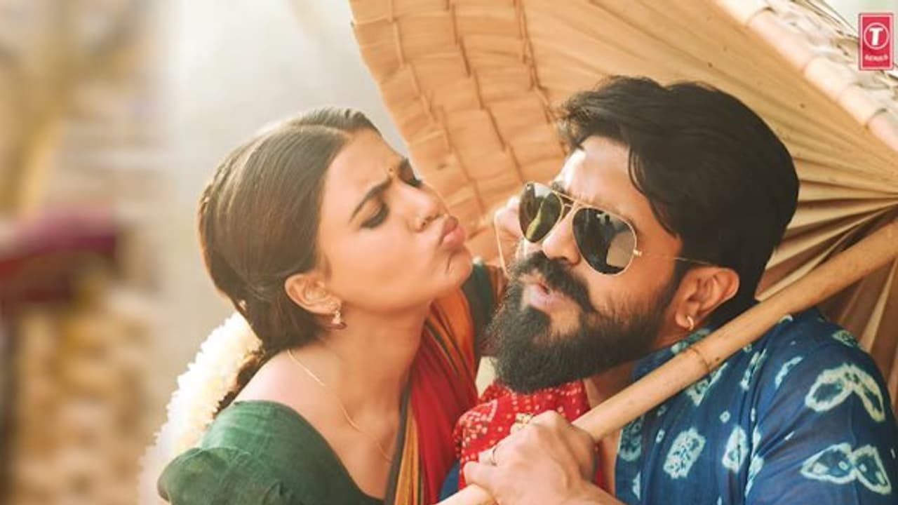 ರಾಮ್ ಚರಣ್ಗೆ ಇಷ್ಟವಿಲ್ಲದಿದ್ರೂ ಲಿಪ್ಲಾಕ್ ಮಾಡಿದ್ರಾ ಸಮಂತಾ? ರಾಮ್ ಚರಣ್ಗೆ ಇಷ್ಟವಿಲ್ಲದಿದ್ರೂ ಲಿಪ್ಲಾಕ್ ಮಾಡಿದ್ರಾ ಸಮಂತಾ?