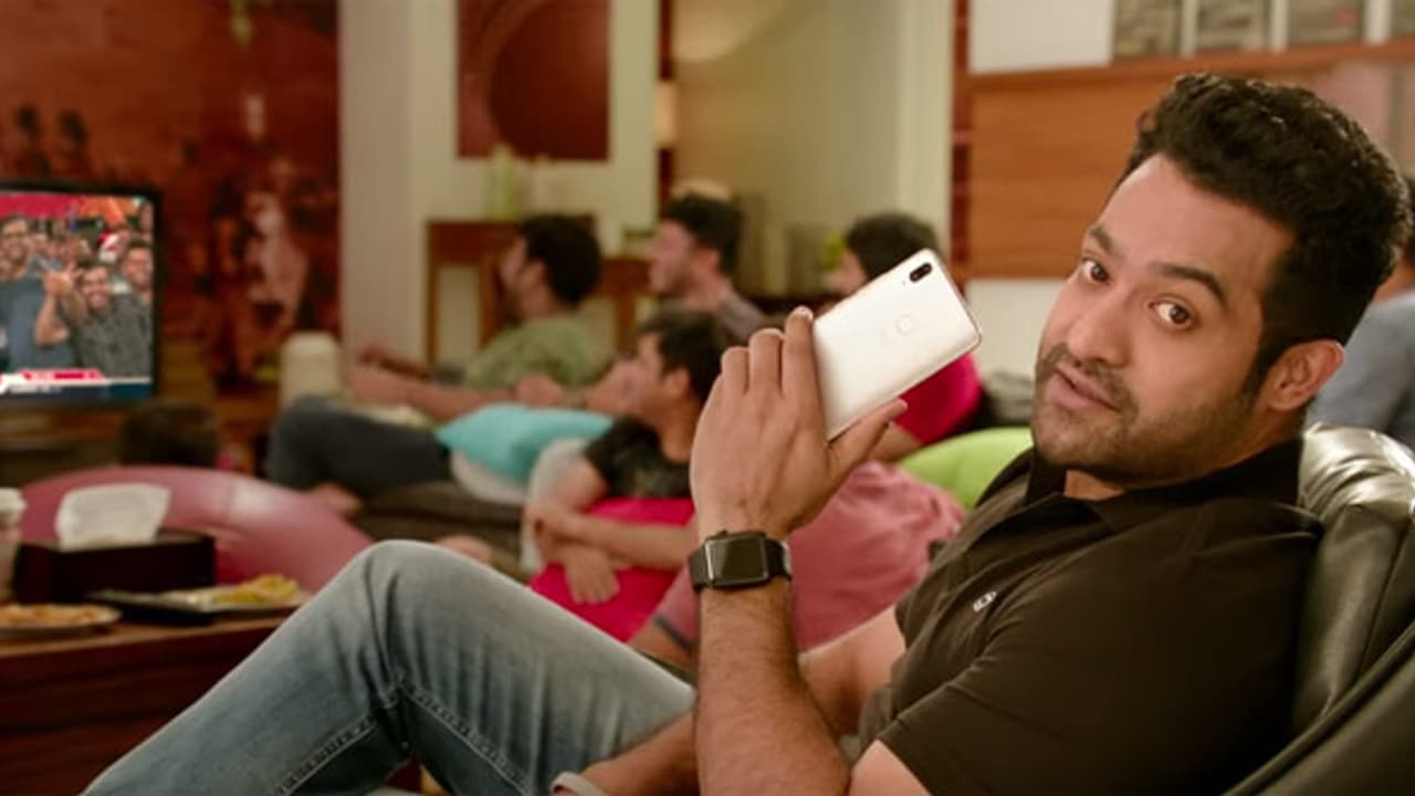 ఐపీఎల్ యాడ్ వచ్చేసింది..గుక్కతిప్పుకోకుండా డైలాగులు చెప్పేశాడు తారక్ ఐపీఎల్ యాడ్ వచ్చేసింది..గుక్కతిప్పుకోకుండా డైలాగులు చెప్పేశాడు తారక్