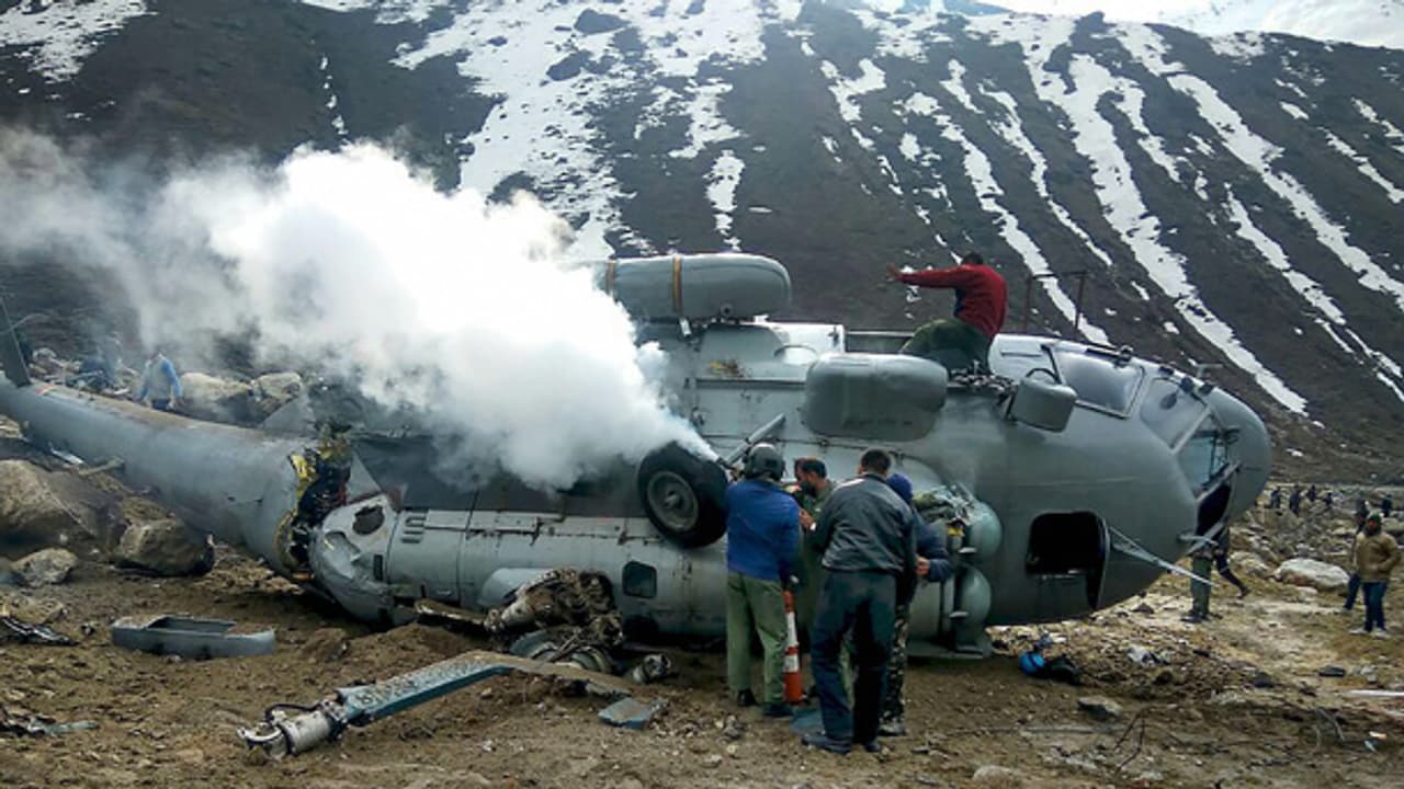 గతంలోనూ Mi 17v5 హెలిక్యాప్టర్ల ప్రమాదాలు.. గతంలోనూ Mi 17v5 హెలిక్యాప్టర్ల ప్రమాదాలు..