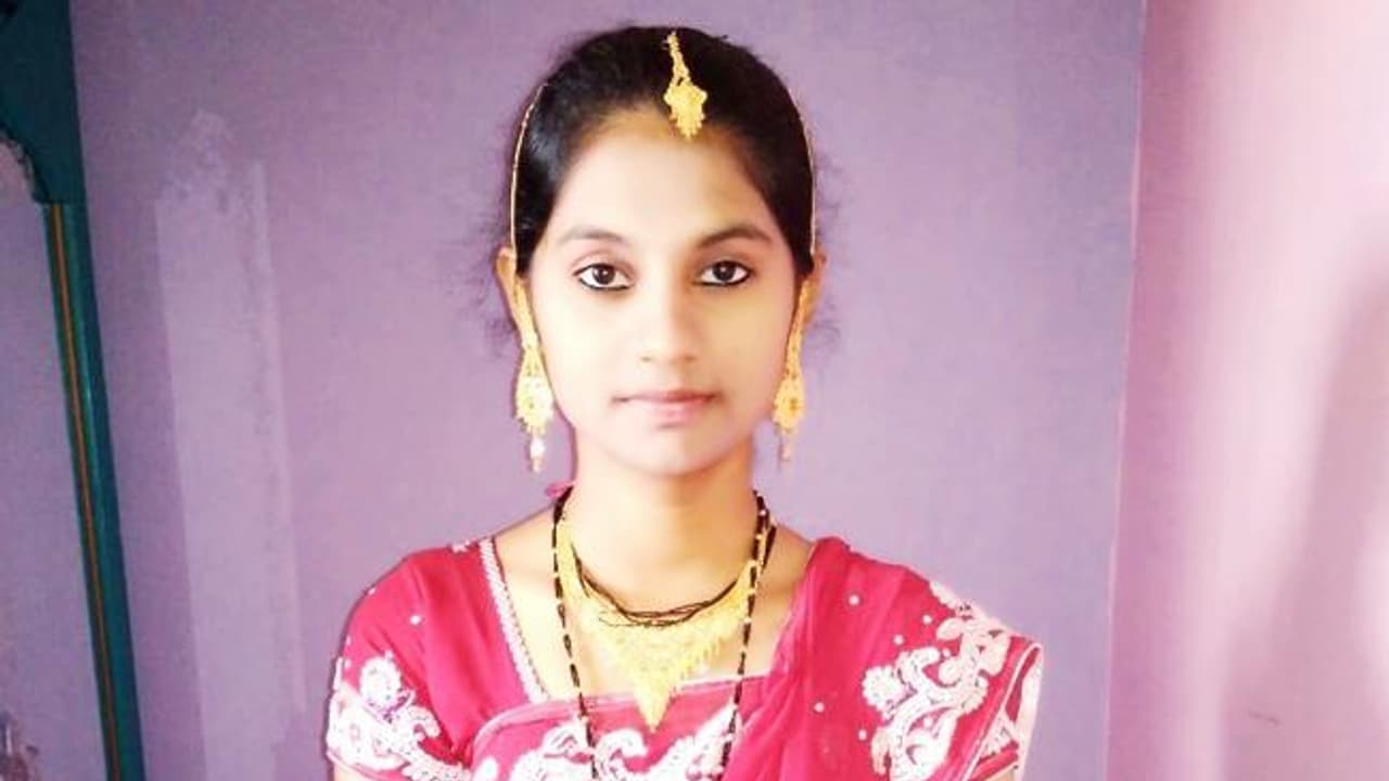 అదనపు కట్నం కోసం భార్యను హతమార్చిన భర్త అదనపు కట్నం కోసం భార్యను హతమార్చిన భర్త