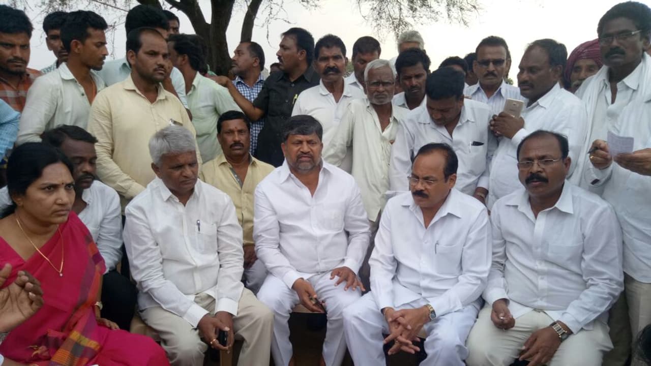 ప్రగతి భవన్ పై టిడిపి రమణ సీరియస్ కామెంట్స్ ప్రగతి భవన్ పై టిడిపి రమణ సీరియస్ కామెంట్స్