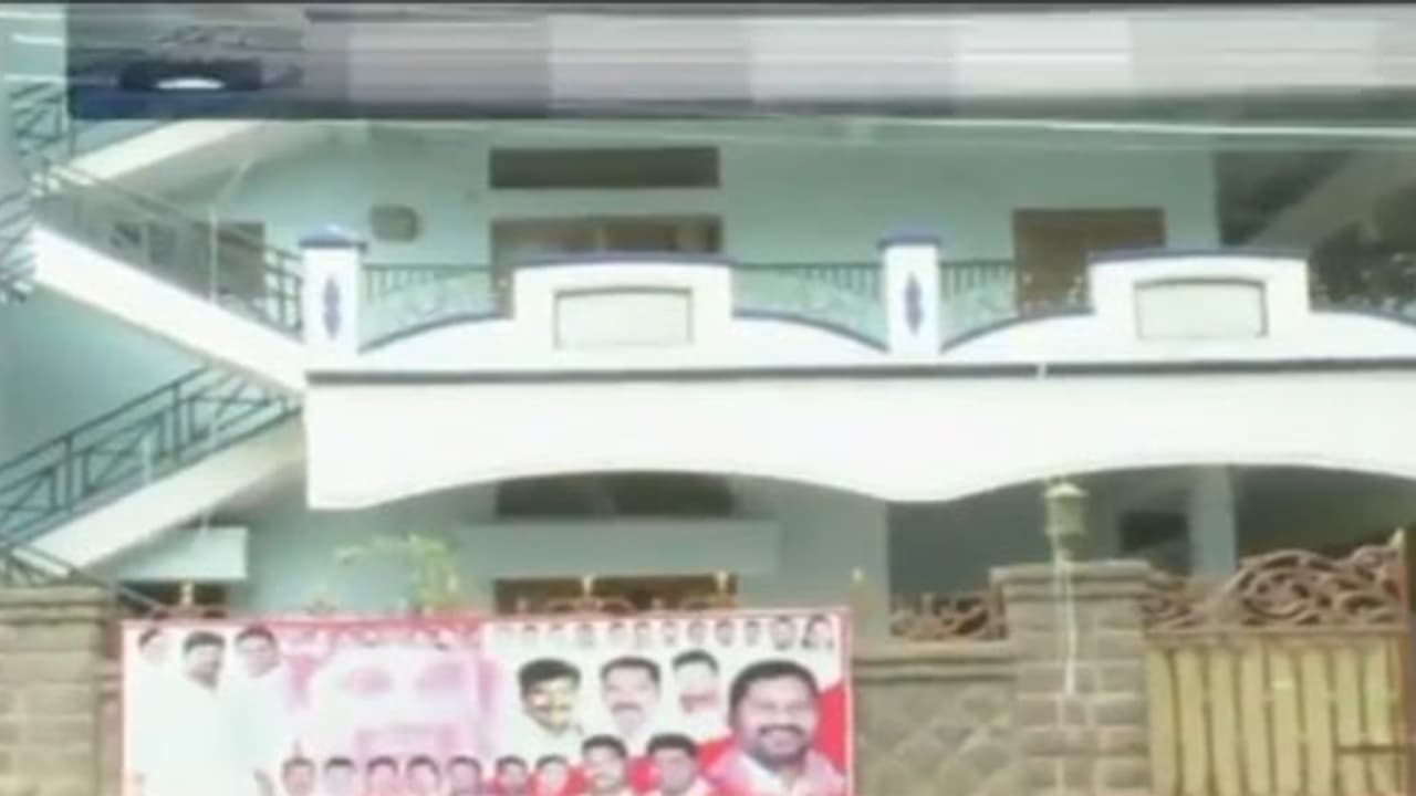 టీఆర్ఎస్ ఎంపి ఇంట్లో దొంగతనం టీఆర్ఎస్ ఎంపి ఇంట్లో దొంగతనం