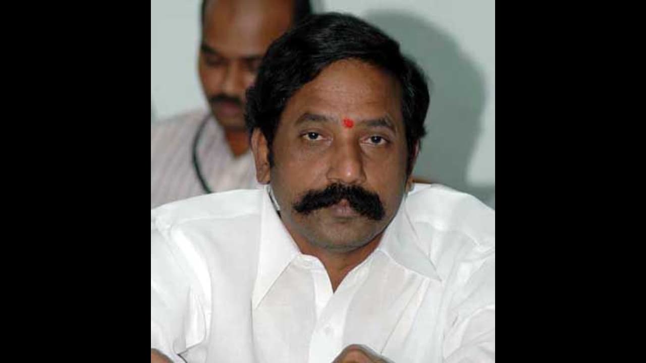 వైసీపీలోకి మరో కీలకనేత వైసీపీలోకి మరో కీలకనేత