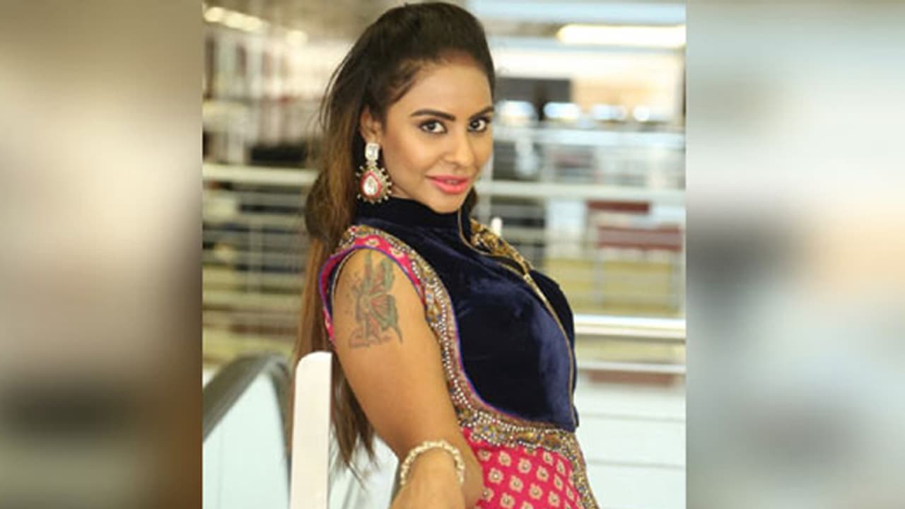 ఆ పెద్ద దర్శకుడి రాసలీలల వీడియో లీక్ చేస్తా.. ఇంతకి అతను ఎవరబ్బా.? ఆ పెద్ద దర్శకుడి రాసలీలల వీడియో లీక్ చేస్తా.. ఇంతకి అతను ఎవరబ్బా.?