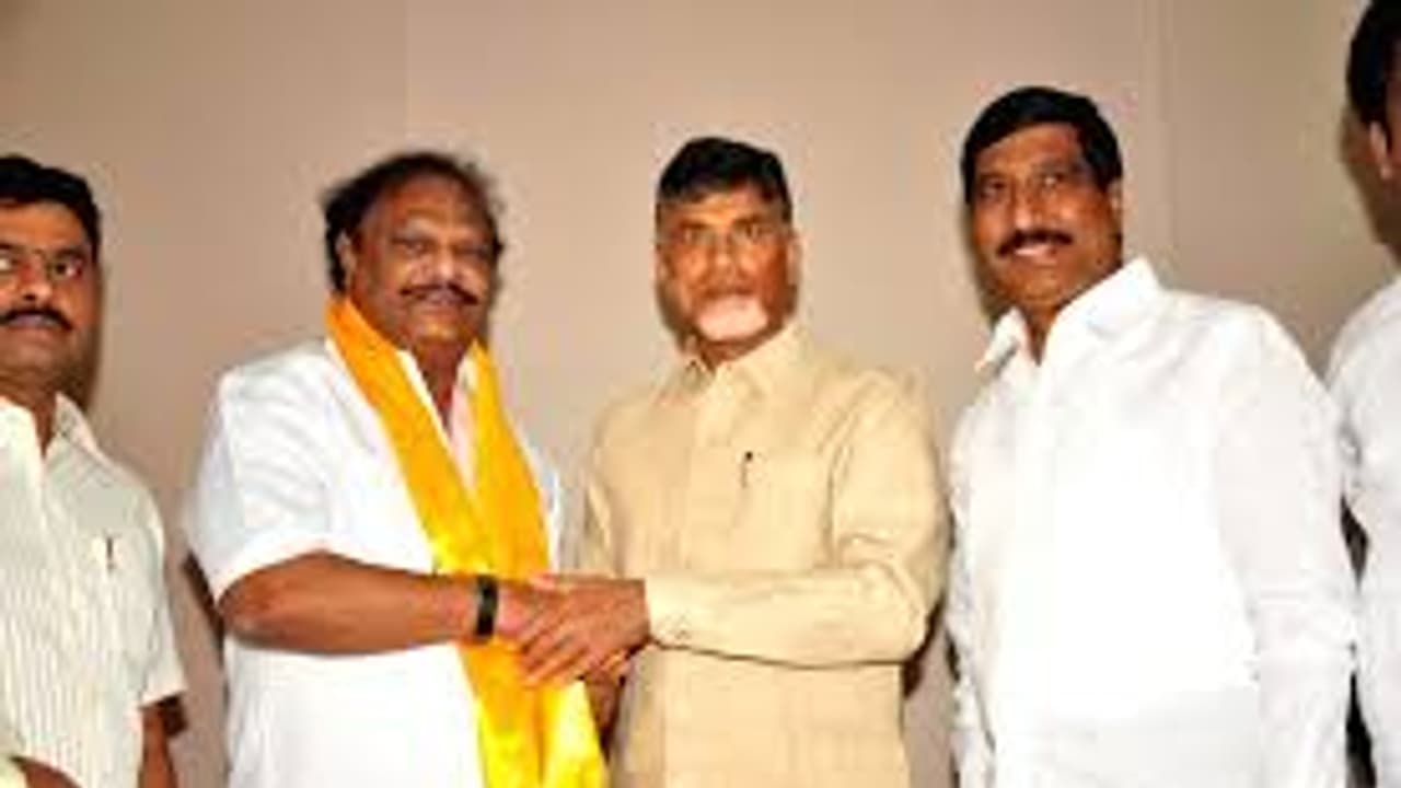 ఆనం సోదరుల ఎఫెక్ట్.. చల్లాకి పదవి ఆనం సోదరుల ఎఫెక్ట్.. చల్లాకి పదవి