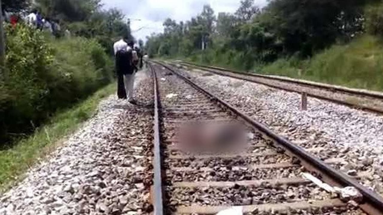 ప్రియురాలు అవమానించిందని వివాహితుడి ఆత్మహత్య ప్రియురాలు అవమానించిందని వివాహితుడి ఆత్మహత్య