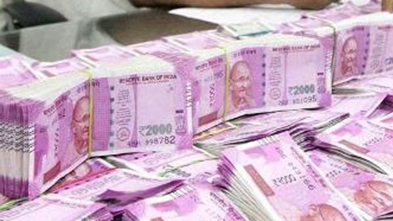 ಸಿಎಂ ಕ್ಷೇತ್ರದಲ್ಲಿ ಕಾಂಚಾಣದ ಸದ್ದು ಸಿಎಂ ಕ್ಷೇತ್ರದಲ್ಲಿ ಕಾಂಚಾಣದ ಸದ್ದು