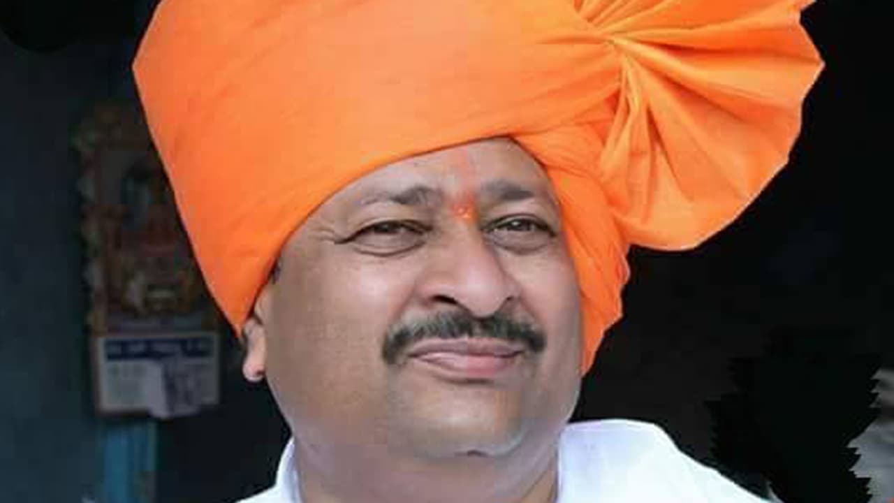 ಇವರನ್ನು ಕೊಲ್ಲಿಸುತ್ತಿದ್ದೆ ಎಂದು ವಿವಾದಕ್ಕೆ ಸಿಲುಕಿದ ಶಾಸಕ ಯತ್ನಾಳ್ ಇವರನ್ನು ಕೊಲ್ಲಿಸುತ್ತಿದ್ದೆ ಎಂದು ವಿವಾದಕ್ಕೆ ಸಿಲುಕಿದ ಶಾಸಕ ಯತ್ನಾಳ್