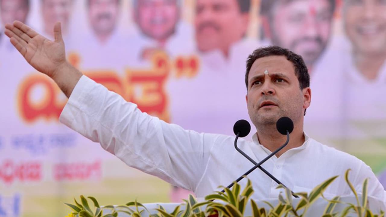 ರಾಹುಲ್ ರ್ಯಾಲಿಗೆ ಬರುವ ಕಾರ್ಯಕರ್ತರಿಗೆ ಐಡಿ ಕಾರ್ಡ್! ರಾಹುಲ್ ರ್ಯಾಲಿಗೆ ಬರುವ ಕಾರ್ಯಕರ್ತರಿಗೆ ಐಡಿ ಕಾರ್ಡ್!