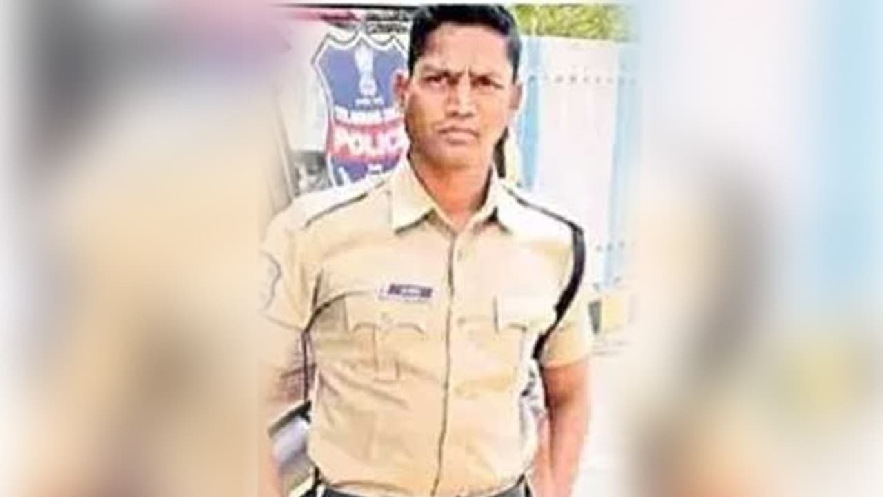 వరంగల్ కానిస్టేబుల్ ను కొట్టిచంపిన భార్య వరంగల్ కానిస్టేబుల్ ను కొట్టిచంపిన భార్య