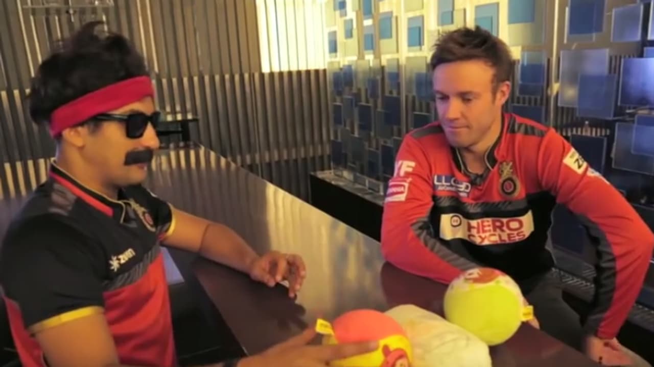 ಅಣ್ಣಾವ್ರ ಹಾಡು ನುಡಿಸಿದ ಎಬಿಡಿ; ಮಿ.360 ಮತ್ತೊಂದು ಪ್ರತಿಭೆ ಅನಾವರಣ ಅಣ್ಣಾವ್ರ ಹಾಡು ನುಡಿಸಿದ ಎಬಿಡಿ; ಮಿ.360 ಮತ್ತೊಂದು ಪ್ರತಿಭೆ ಅನಾವರಣ