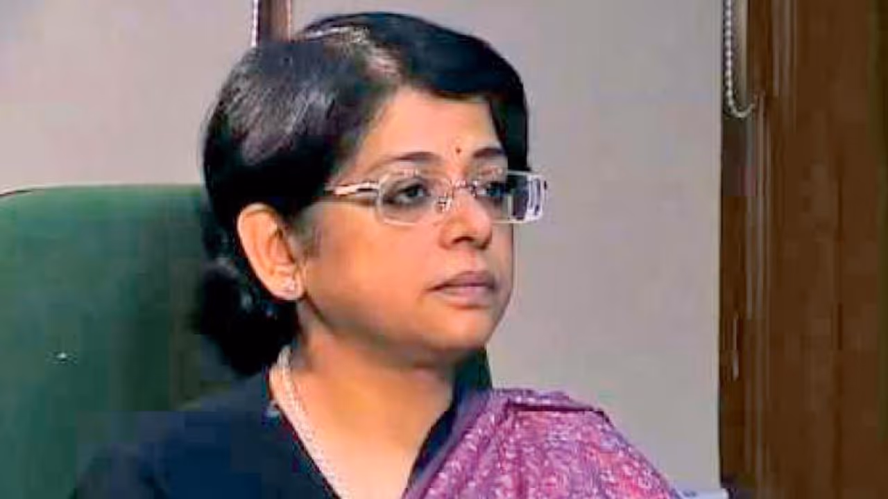 Senior Supreme Court lawyer Indu Malhotra sworn in as Chief Justice Senior Supreme Court lawyer Indu Malhotra sworn in as Chief Justice