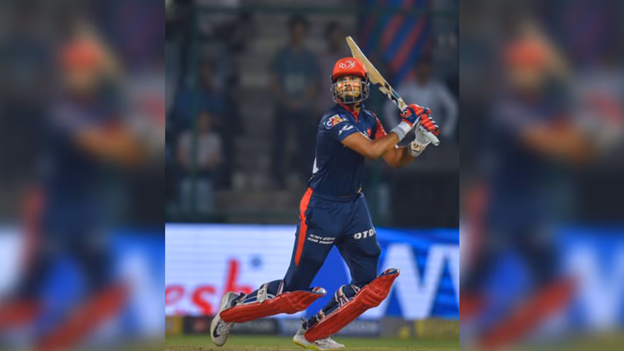 10 సిక్సర్లు బాదిన కొత్త కెప్టెన్ (వీడియో) 10 సిక్సర్లు బాదిన కొత్త కెప్టెన్ (వీడియో)