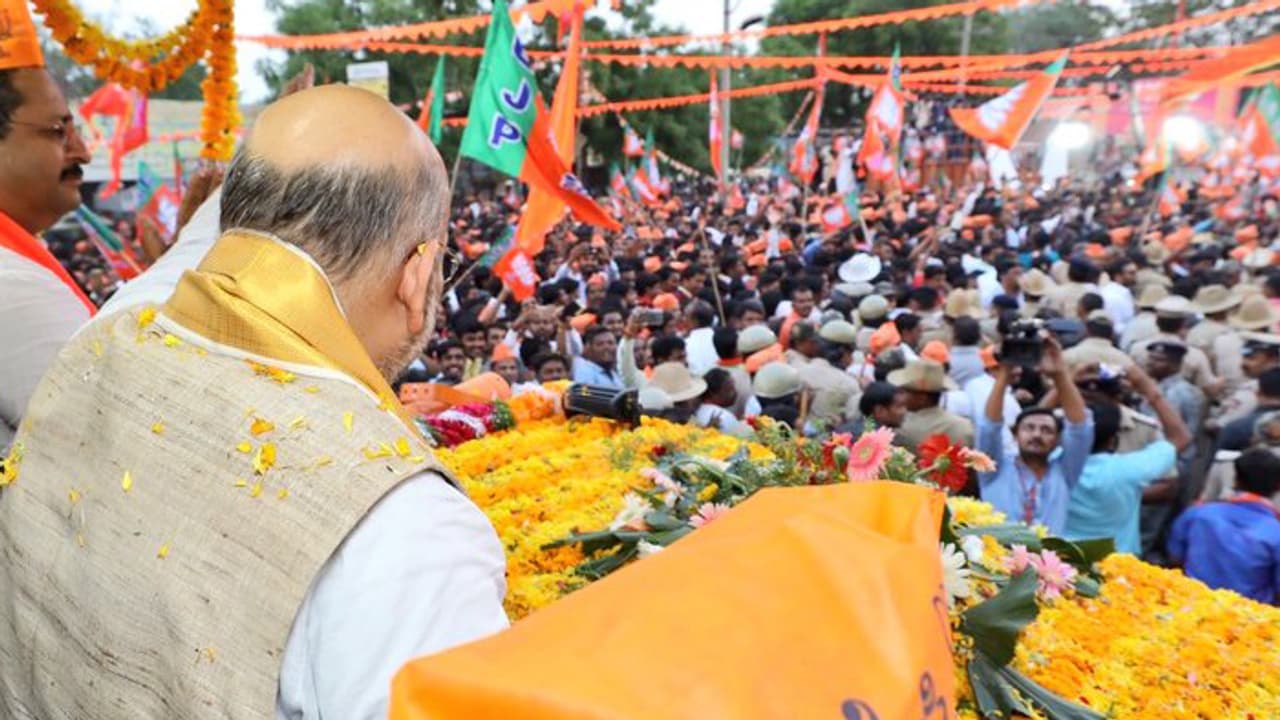 ಬಿಜೆಪಿ ರಥ ಯಾತ್ರೆಗೆ ಹೈಕೋರ್ಟ್ ಸಮ್ಮತಿ: ಸರ್ಕಾರಕ್ಕೆ ಒಳ್ಳೆ ಫಜೀತಿ! ಬಿಜೆಪಿ ರಥ ಯಾತ್ರೆಗೆ ಹೈಕೋರ್ಟ್ ಸಮ್ಮತಿ: ಸರ್ಕಾರಕ್ಕೆ ಒಳ್ಳೆ ಫಜೀತಿ!