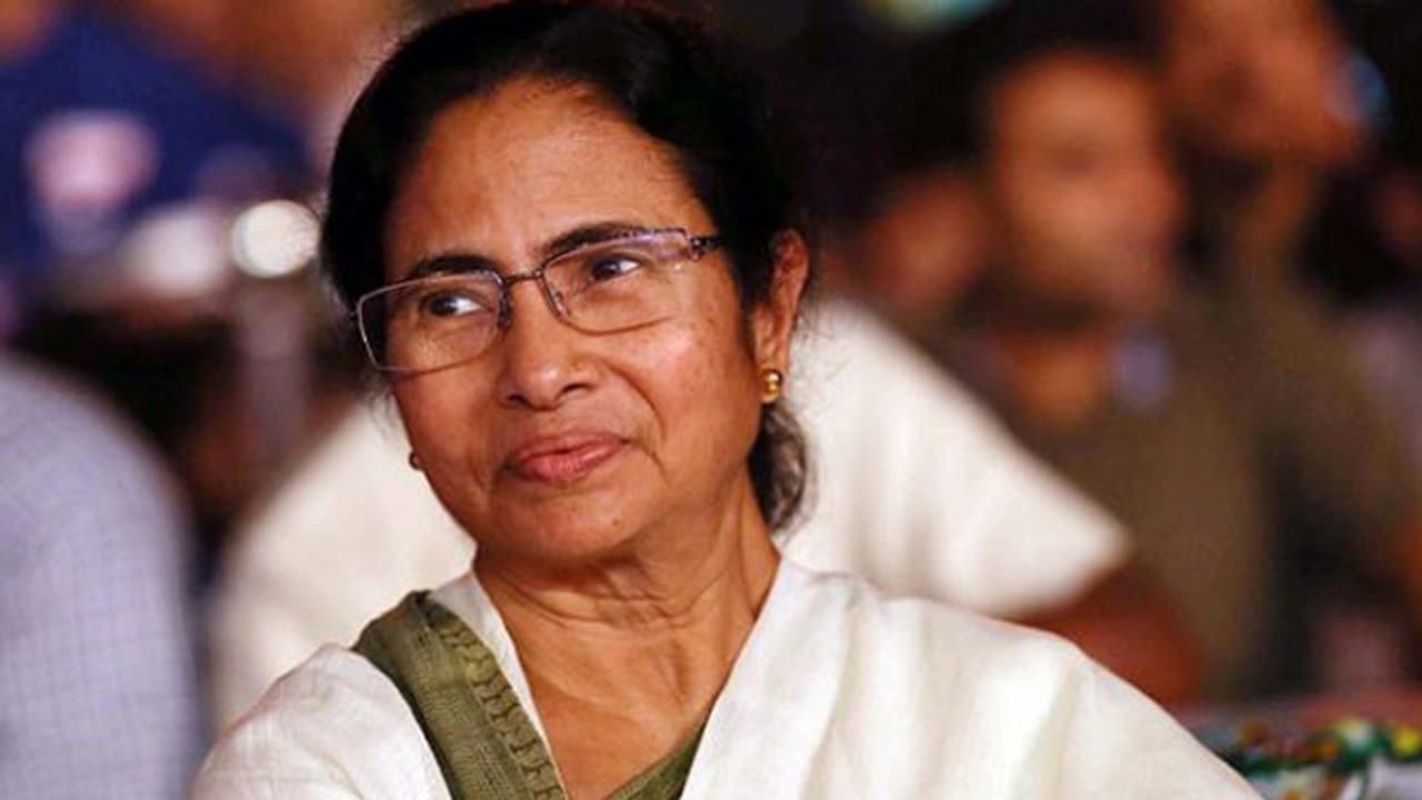 രാഷ്ട്രപതി തെരഞ്ഞെടുപ്പ്: പ്രതിപക്ഷ പാർട്ടികളുടെ യോഗം വിളിച്ച് മമതാ ബാനര്ജി രാഷ്ട്രപതി തെരഞ്ഞെടുപ്പ്: പ്രതിപക്ഷ പാർട്ടികളുടെ യോഗം വിളിച്ച് മമതാ ബാനര്ജി