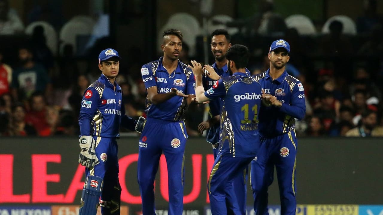 ಐಪಿಎಲ್ 2018: ಆರ್’ಸಿಬಿಗೆ ಶಾಕ್ ಕೊಟ್ಟ ಪಾಂಡ್ಯ ಐಪಿಎಲ್ 2018: ಆರ್’ಸಿಬಿಗೆ ಶಾಕ್ ಕೊಟ್ಟ ಪಾಂಡ್ಯ