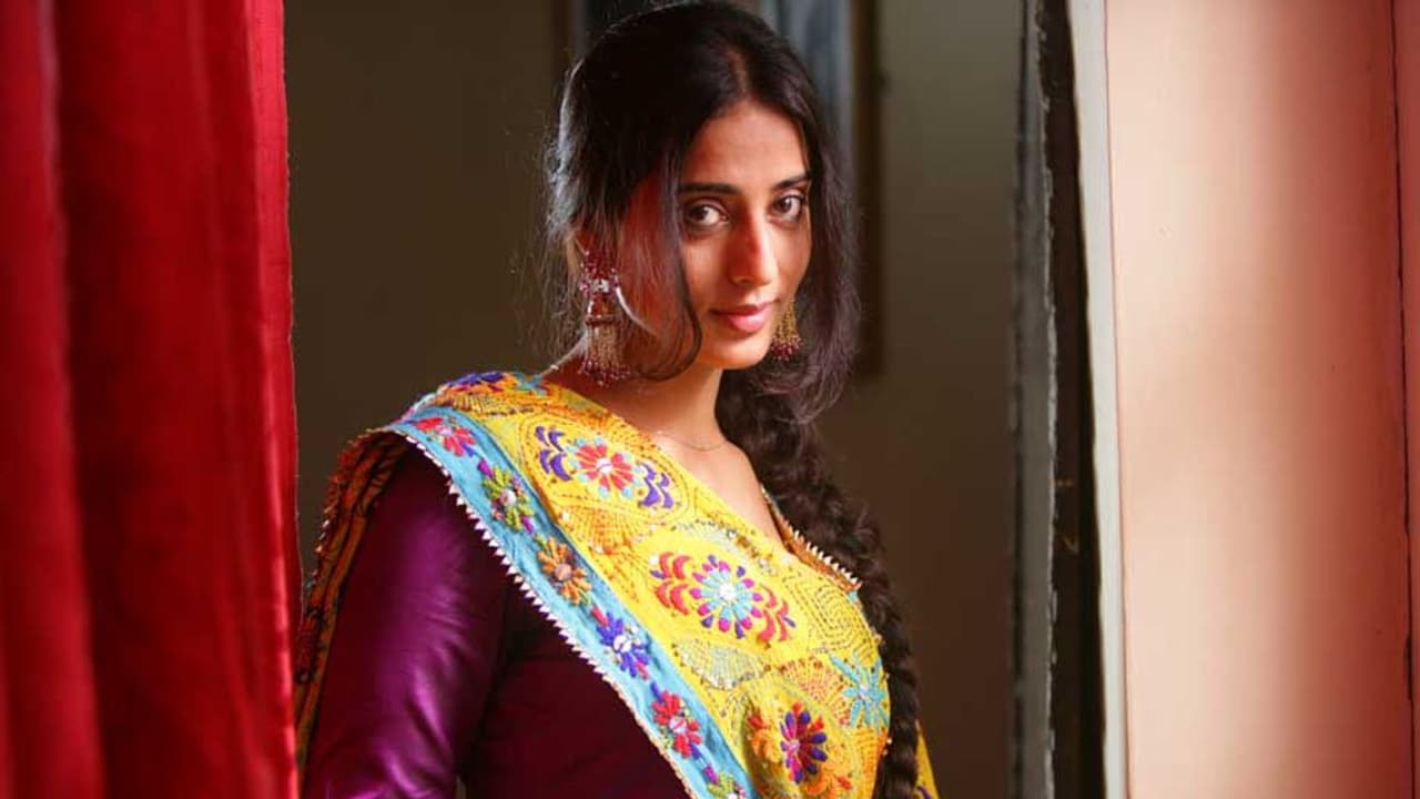 ఆ డైరెక్టర్ నన్ను నైటీ తో రమ్మన్నాడు ఆ డైరెక్టర్ నన్ను నైటీ తో రమ్మన్నాడు