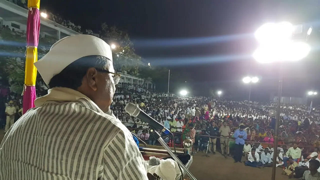 Here is the truth behind Siddaramaiah meeting Yeddyurappa going viral Here is the truth behind Siddaramaiah meeting Yeddyurappa going viral