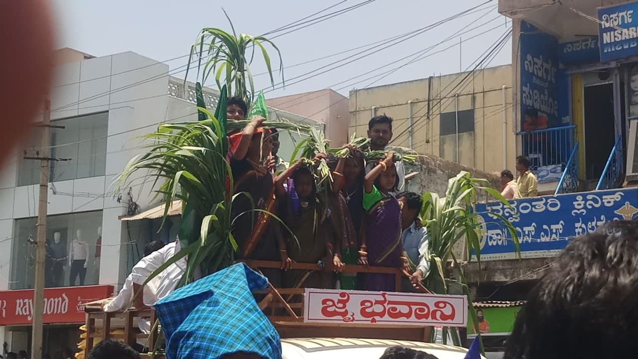 ಜೆಡಿಎಸ್ ಅಭ್ಯರ್ಥಿ ಅಪ್ಪು ಗೌಡ ಪಾಟೀಲರಿಂದ ನೀತಿ ಸಂಹಿತಿ ಉಲ್ಲಂಘನೆ ಜೆಡಿಎಸ್ ಅಭ್ಯರ್ಥಿ ಅಪ್ಪು ಗೌಡ ಪಾಟೀಲರಿಂದ ನೀತಿ ಸಂಹಿತಿ ಉಲ್ಲಂಘನೆ