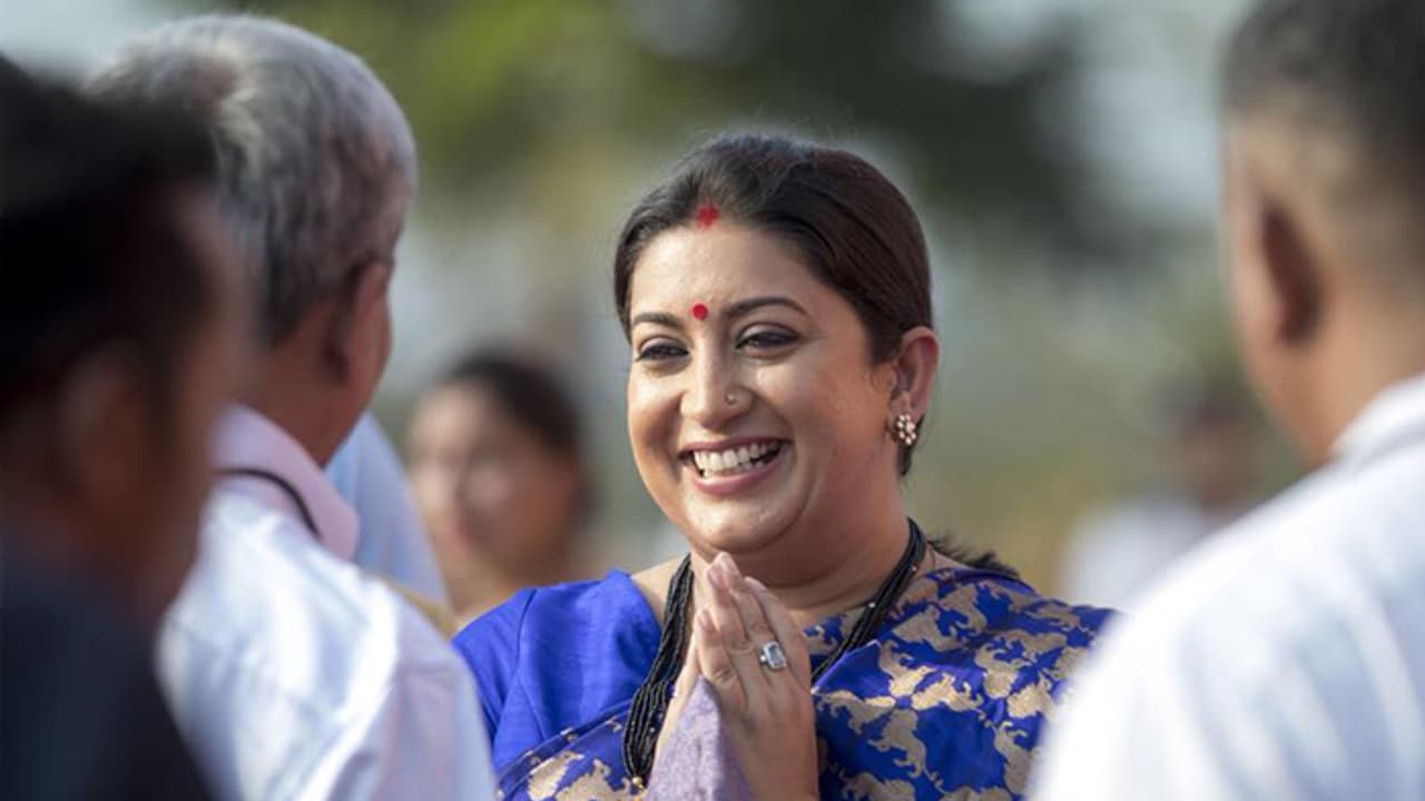 ಮತದಾರರನ್ನು ಮರೆಯದ ಸ್ಮೃತಿ, ಮುಂಬೈ ಬಿಟ್ಟು ಅಮೇಥಿಗೆ ಶಿಫ್ಟ್! ಮತದಾರರನ್ನು ಮರೆಯದ ಸ್ಮೃತಿ, ಮುಂಬೈ ಬಿಟ್ಟು ಅಮೇಥಿಗೆ ಶಿಫ್ಟ್!